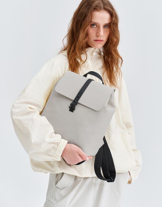 Däsh Bucket Backpack  Taupe