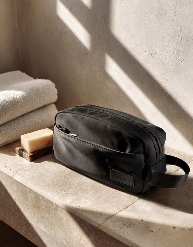 Däsh ポーチ（トイレタリーバッグ） ブラック