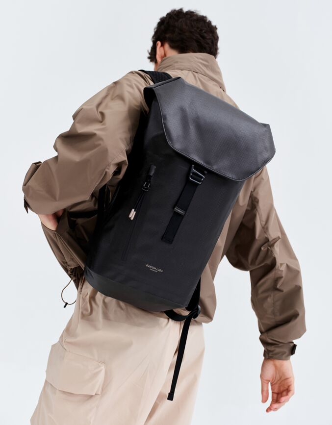 Lightweight DuoSeal Flap Backpack 14 Black