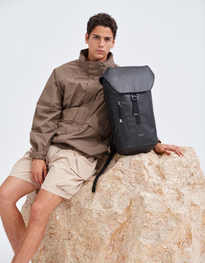 Lightweight DuoSeal Flap Backpack 14 Black