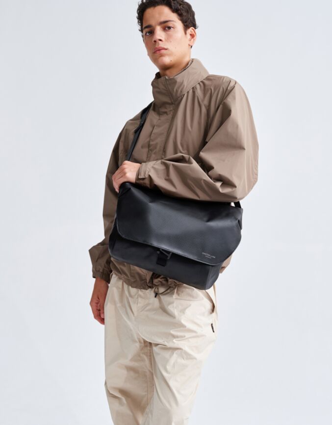 Lightweight Duoseal Messenger - 14 Black