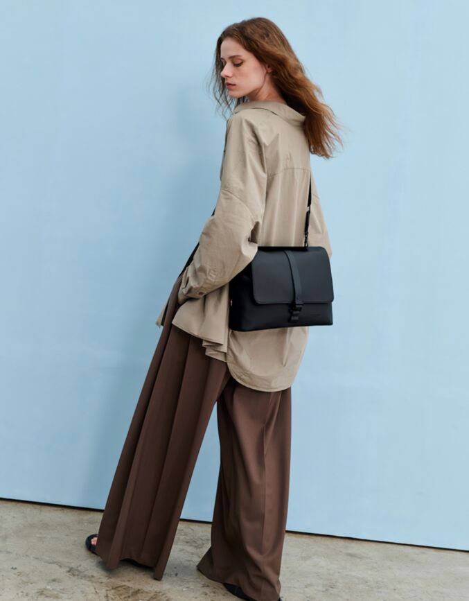 Spläsh Crossbody Large 14（スプラッシュクロスボディラージ 14） ブラック