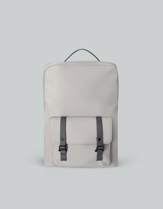 Däsh Daily Backpack 14" – Compact & Waterproof Everyday Bag