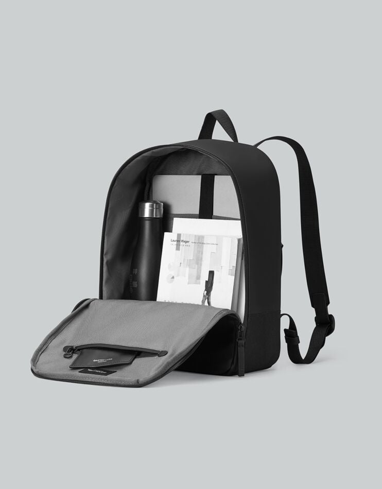 Däsh Daily Backpack 14" – Compact & Waterproof Everyday Bag