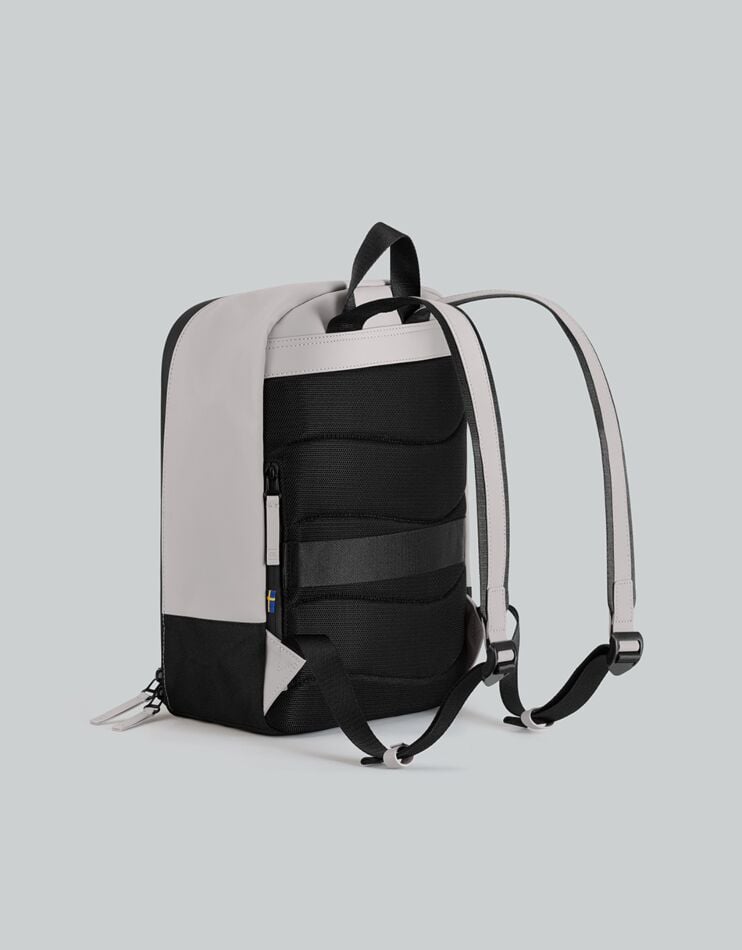 Däsh Daily Backpack 14" – Compact & Waterproof Everyday Bag