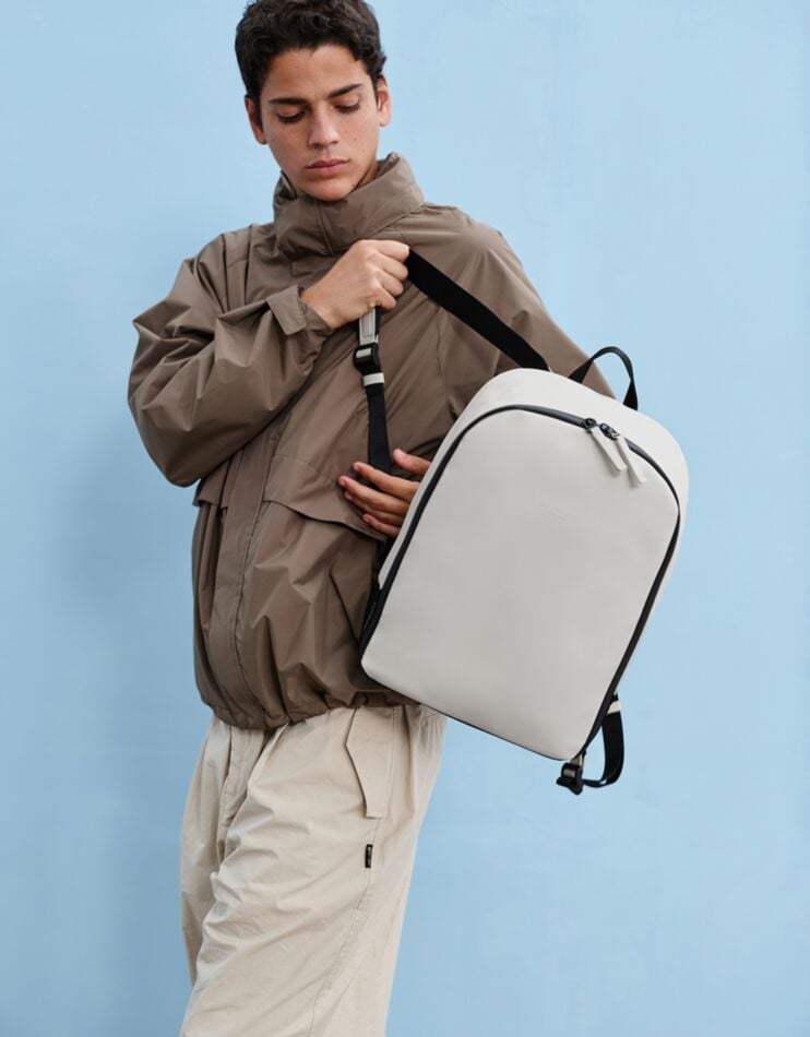 Däsh Daily Backpack 14" – Compact & Waterproof Everyday Bag