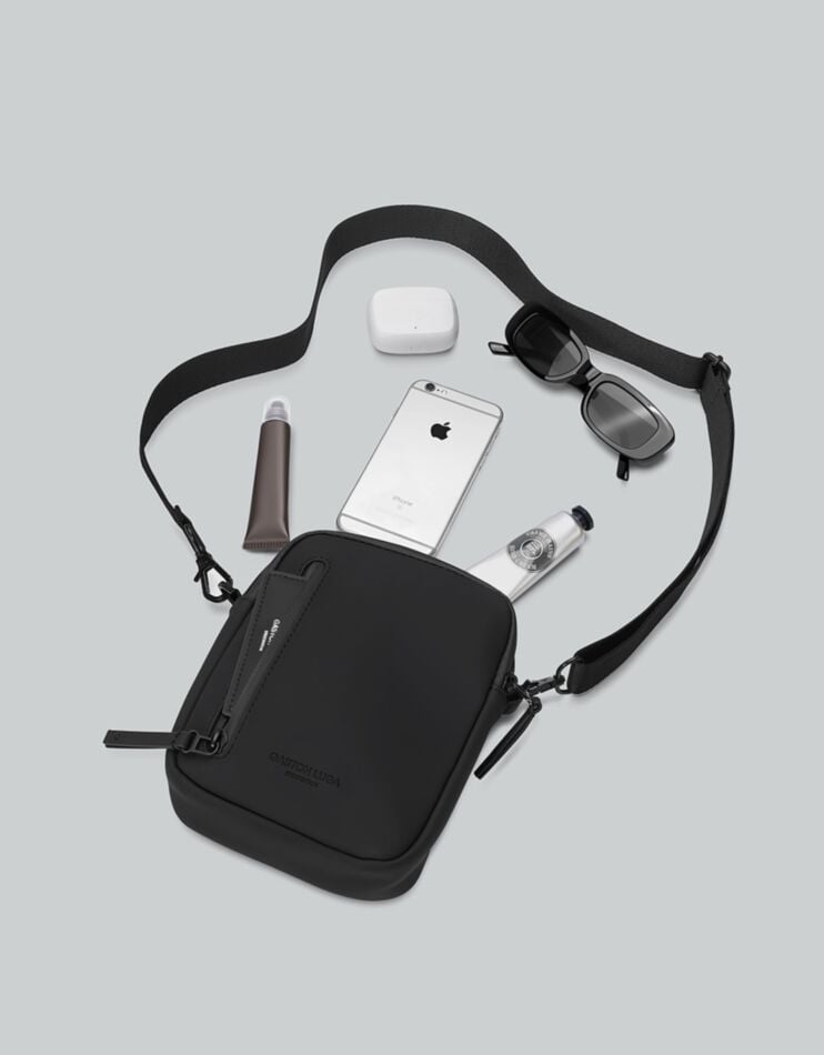 Däsh Verti Crossbody | Slim Waterproof Crossbody Bag