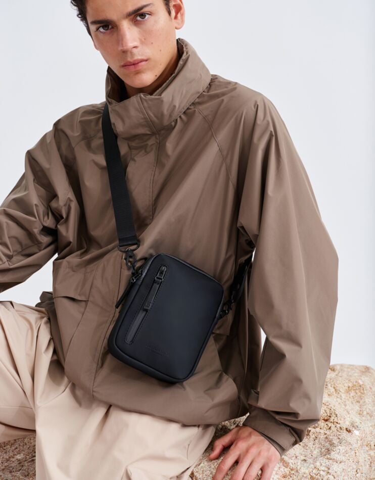 Däsh Verti Crossbody | Slim Waterproof Crossbody Bag