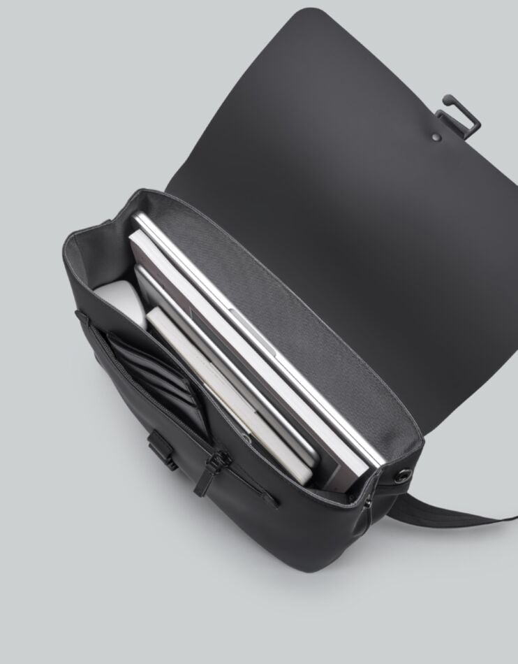 Spläsh crossbody bag - Waterproof, sustainable, chic crossbody bag