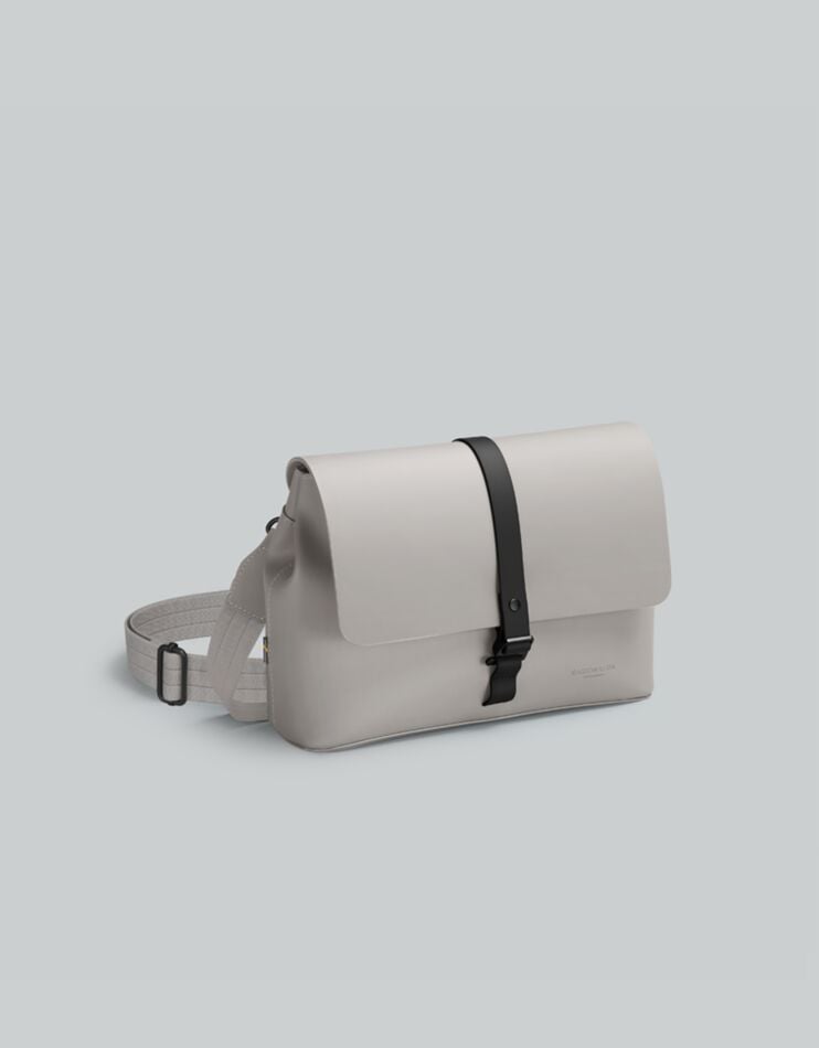 Spläsh Crossbody Medium Taupe – Waterproof Everyday Bag