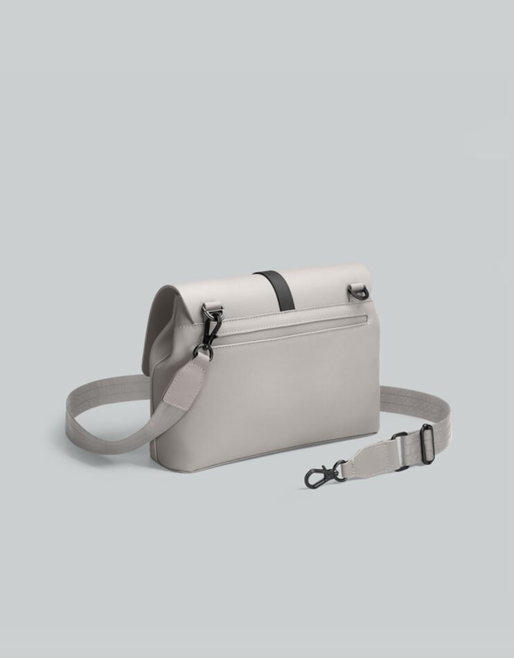Spläsh Crossbody Medium Taupe – Waterproof Everyday Bag
