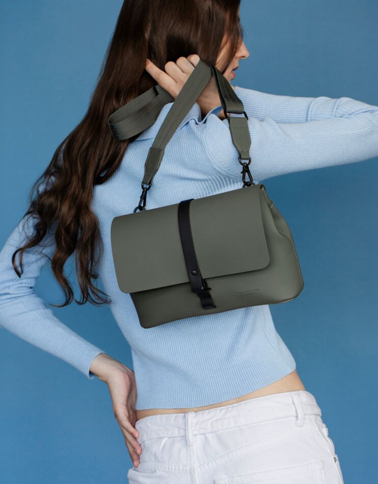 Spläsh Crossbody Medium Olive – Waterproof Everyday Bag