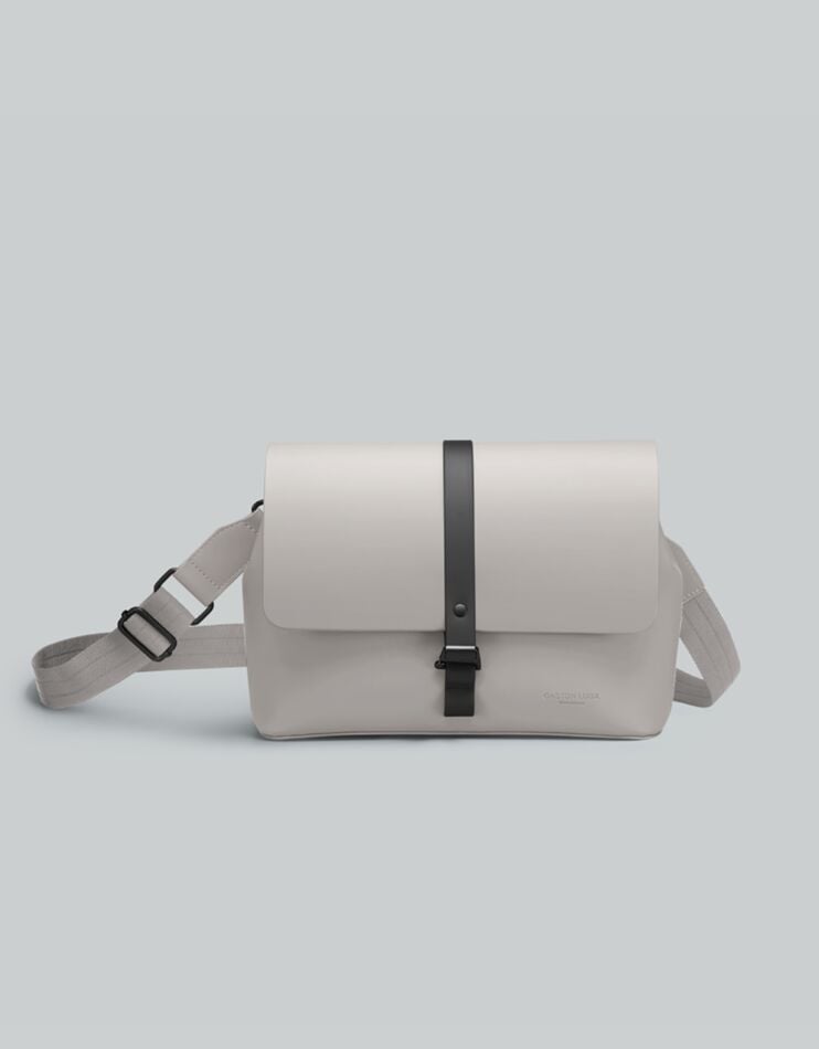 Spläsh Crossbody Medium Taupe – Waterproof Everyday Bag