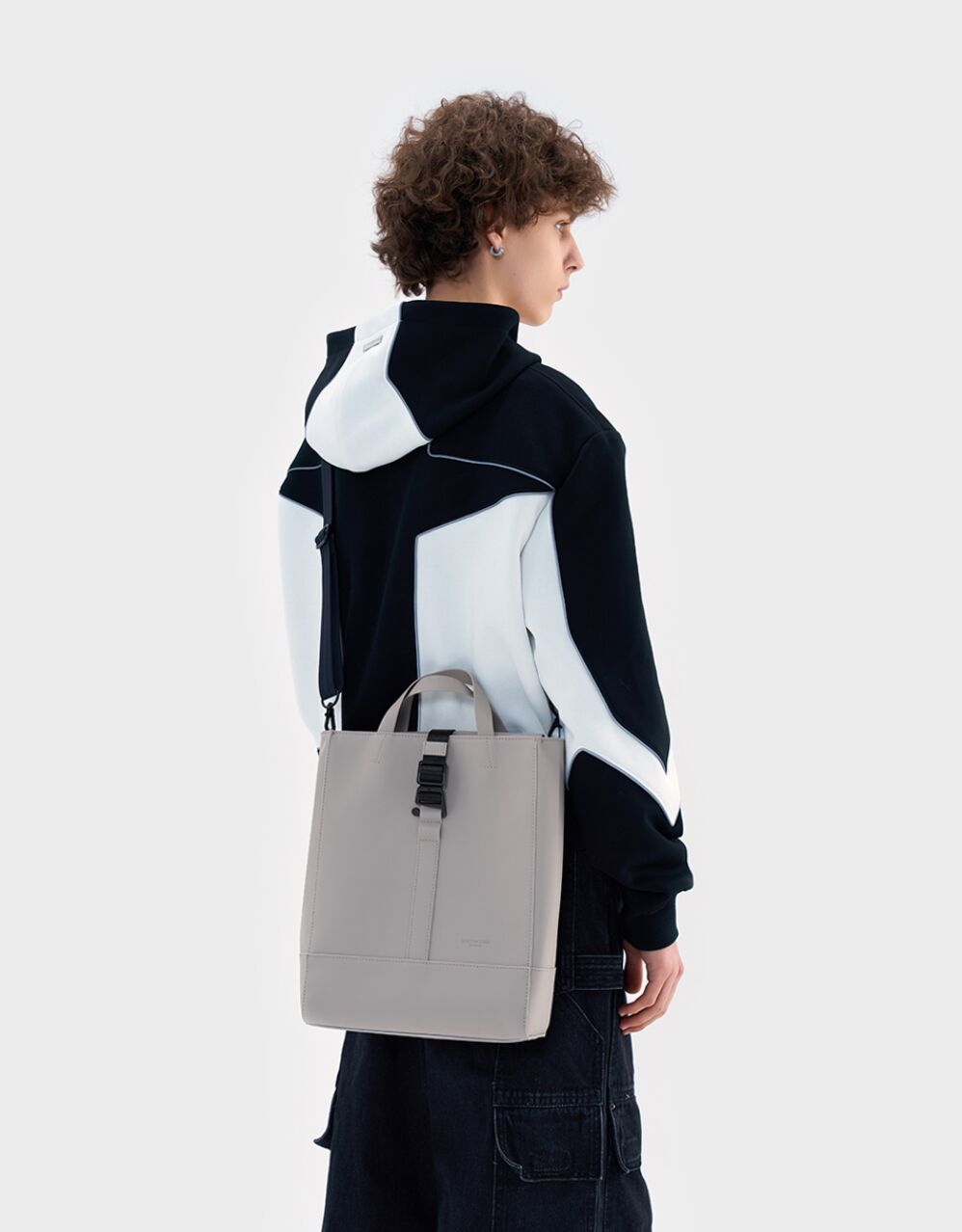 Taupe tote bag top