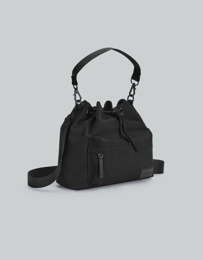 Spläsh 버킷 크로스바디 – 위브 (블랙) 블랙