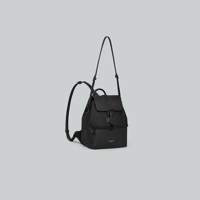 Designed to embody our clean, minimalist aesthetic, the Gala is punctuated with circular silver hardware. Its smart, adaptable style makes it perfect for your commute, weekend coffee or exploring the city. Adjust the straps to transform it from a backpack to a crossbody or shoulder bag.⁠
⁠
#GalaBlack #GastonLuga #AnywhereWithGL