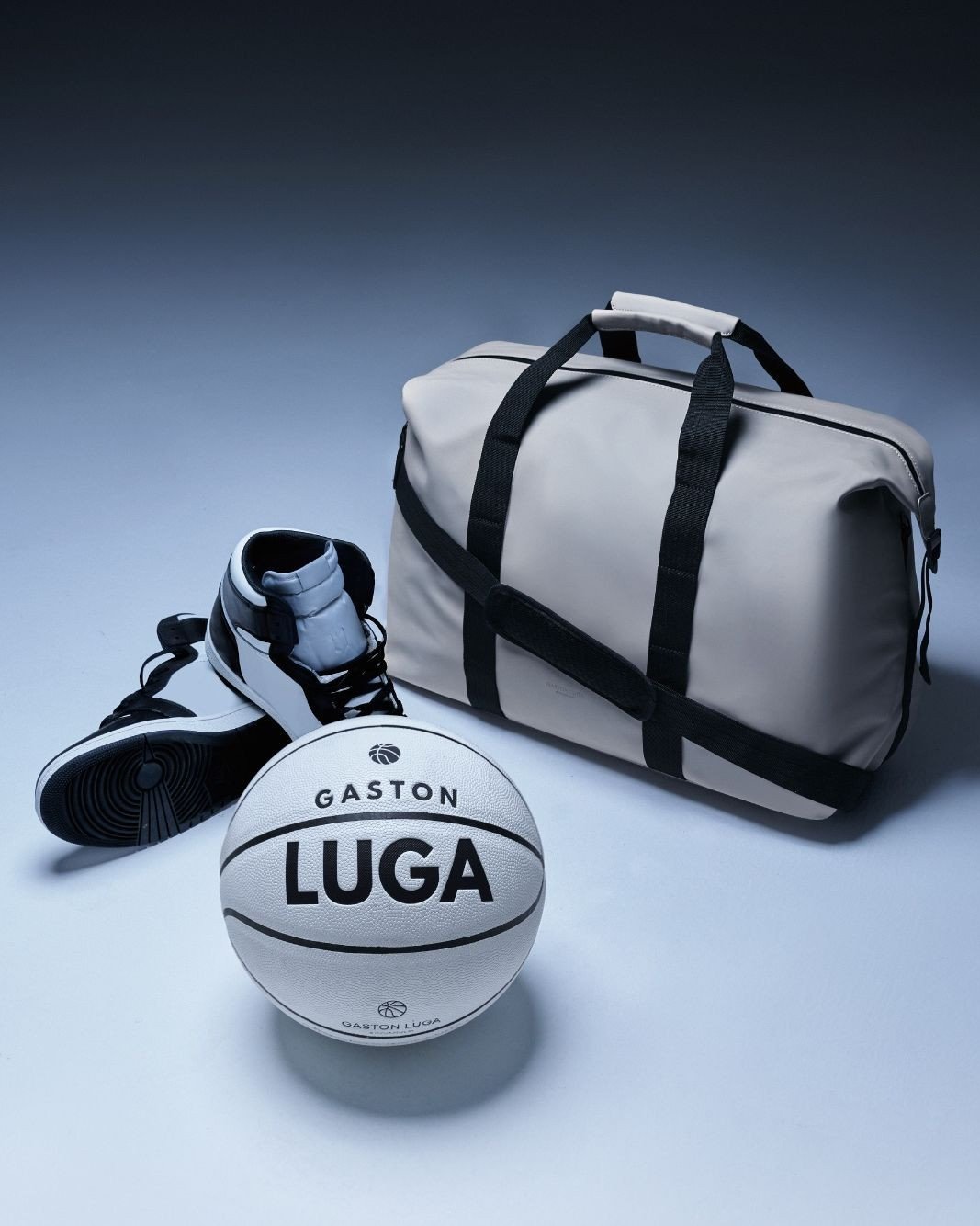Weekend escapes or overnight stays, the Däsh Weekender has you covered with its eco-friendly, waterproof design and a 20,000mm waterproof rating.⁠⁠#gastonluga