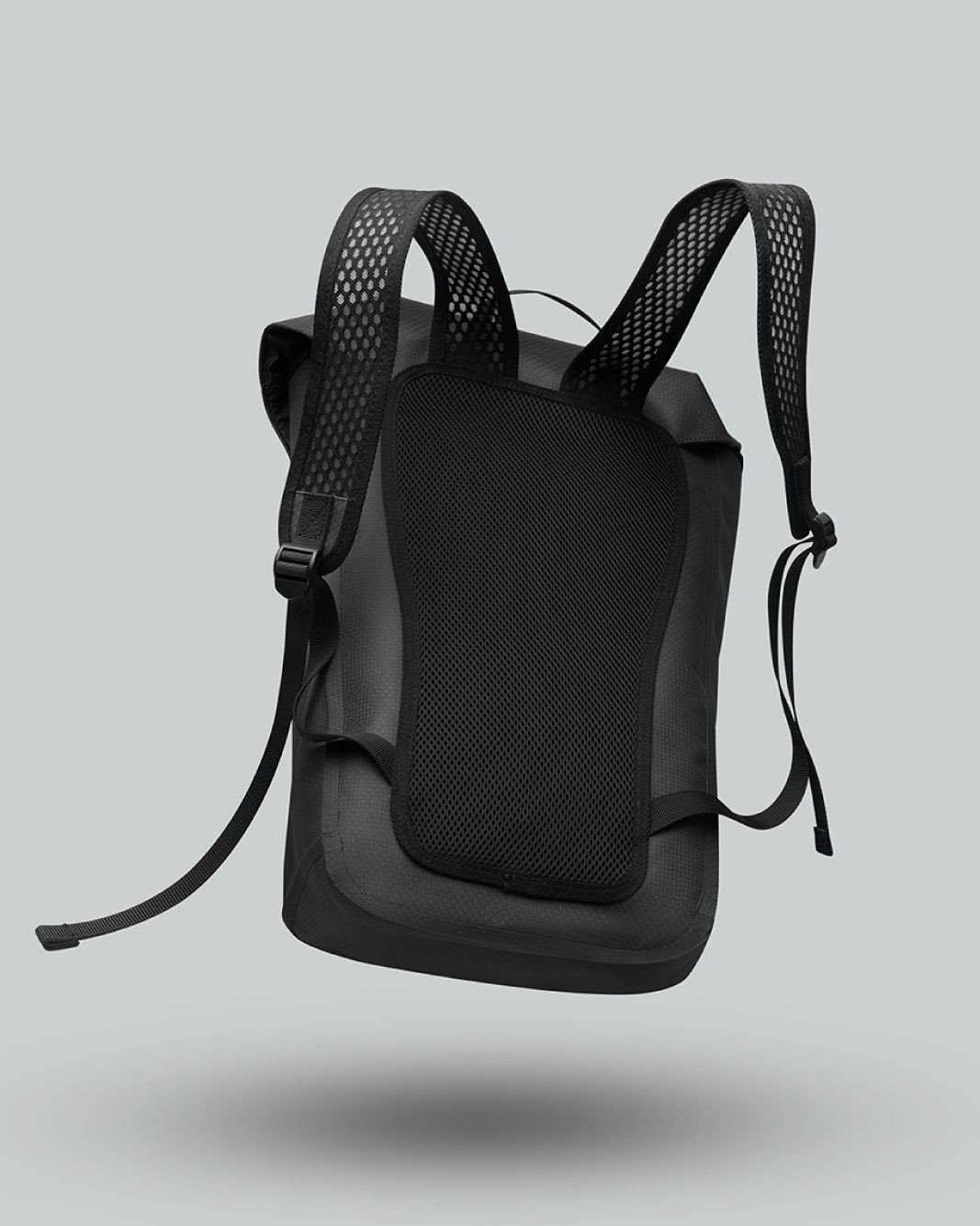 Roll it, flap it, and go! The DuoSeal Flap Backpack keeps your essentials safe with a waterproof rating of >20,000mm. ⁠
⁠
#gastonluga