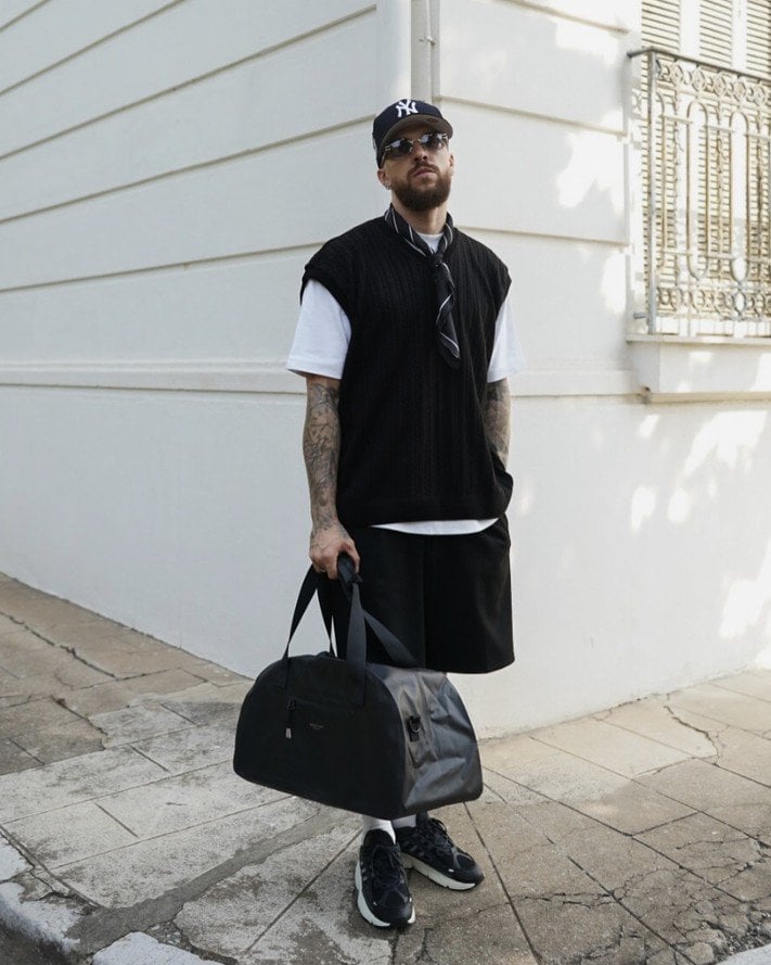 @beniiii___ with the Lightweight DuoSeal Duffel, designed for every trip. ⁠⁠#gastonluga