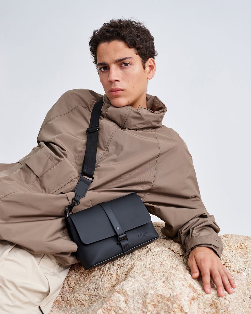 Light on carry, strong on style — Spläsh Crossbody.⁠⁠#gastonluga