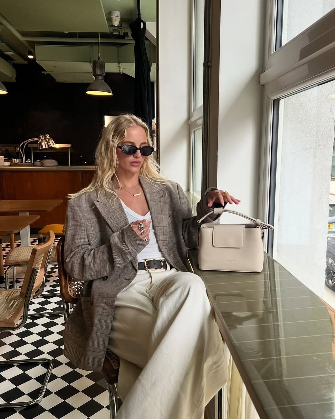 Soft neutrals, strong style. @niamhdearden_ with Spläshini.⁠⁠#gastonluga