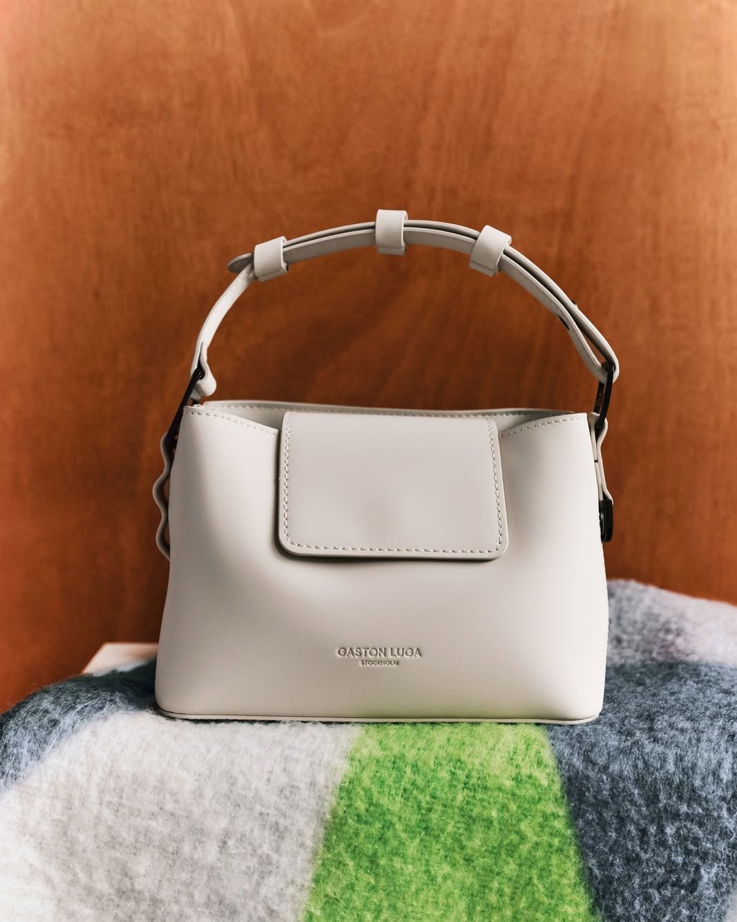 ⁠Cozy days, warm lights, and your Spläshini by your side.⁠⁠#gastonluga