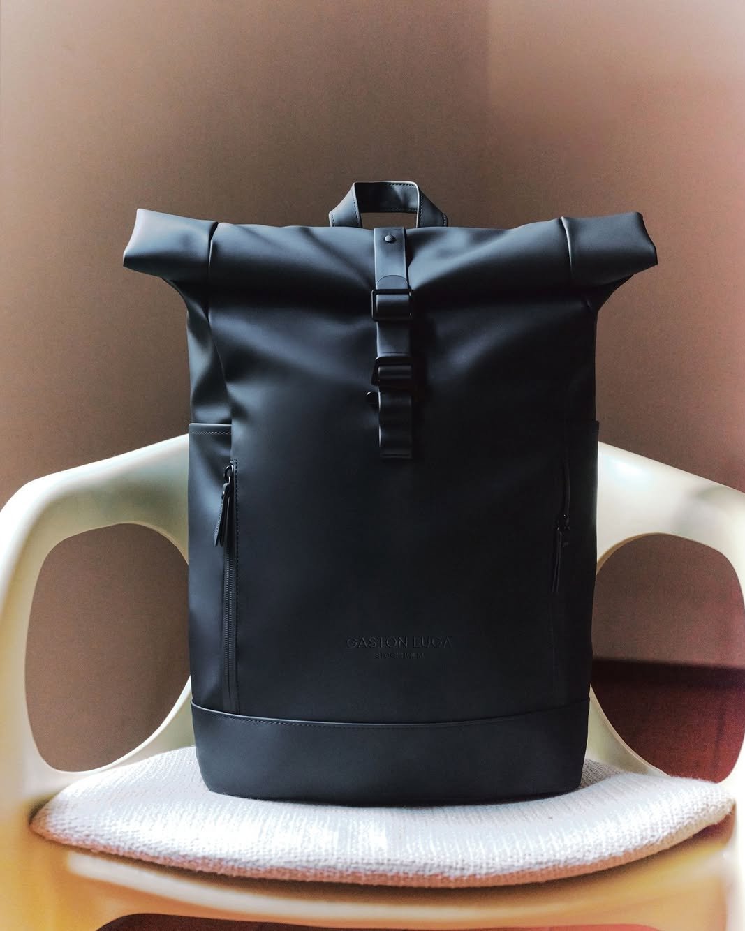 Wrap up your year with style and a bag made for every adventure. Just 2 days left to snag Black Friday deals????⁠⁠#gastonluga