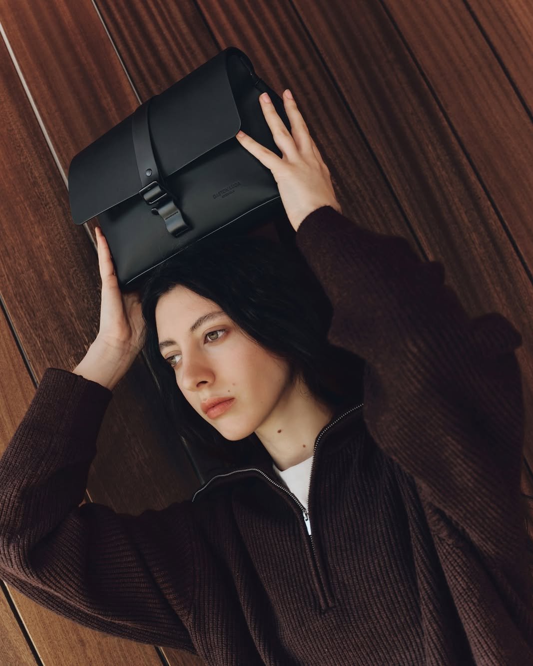 Your favorite crossbody, now in a bigger silhouette.⁠⁠Meet the Spläsh Crossbody Medium: more space, four-pocket organization, and 8,000mm waterproof protection.⁠⁠Exclusive to our Asia stores. Discover now⁠ ????⁠⁠#gastonluga