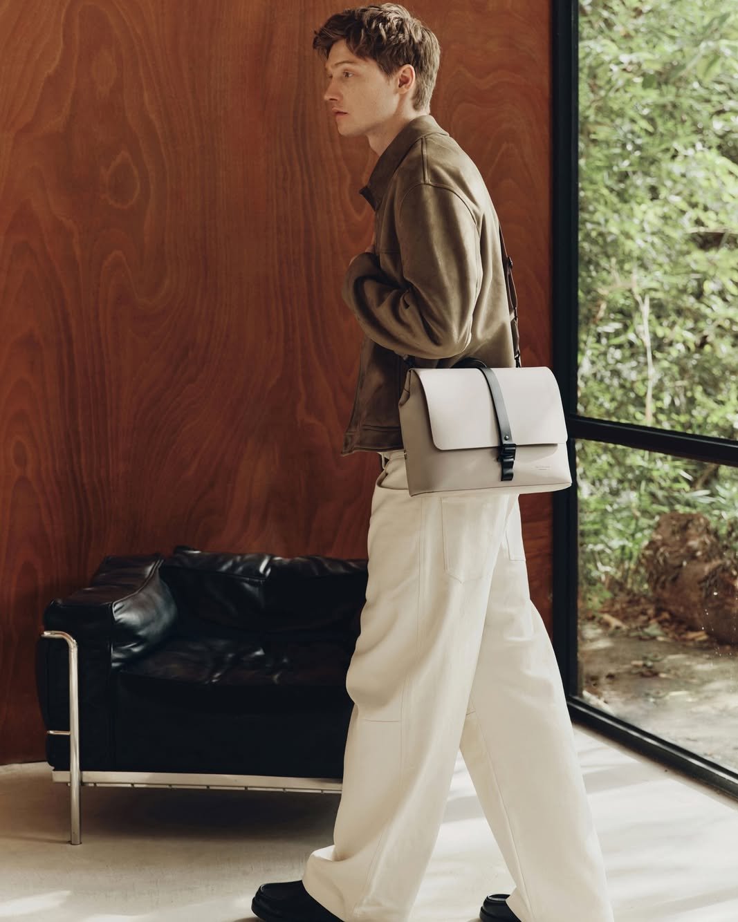 Spläsh Crossbody just got even larger. ⁠⁠The Spläsh Crossbody Large has room for your 11–14 laptop, built waterproof, and ready for the full day.⁠⁠Shop the Asia exclusive at gastonluga.com.⁠⁠#gastonluga