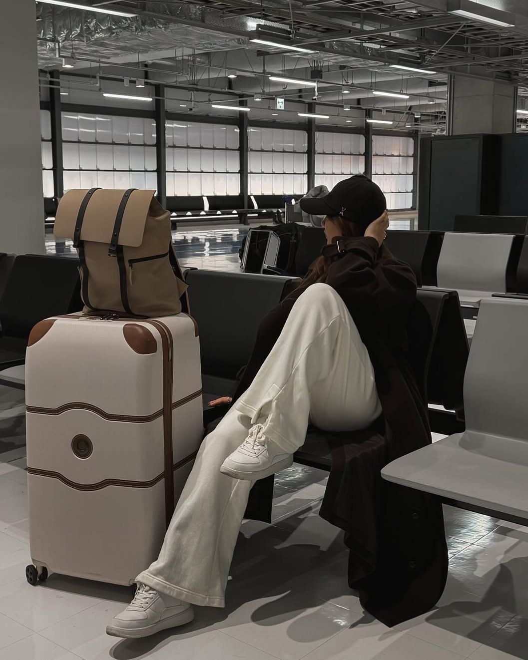 The art of the getaway. Spläsh 2.0. Sleek aesthetics and a functional luggage strap for the modern traveler. @na13nan⁠⁠#gastonluga