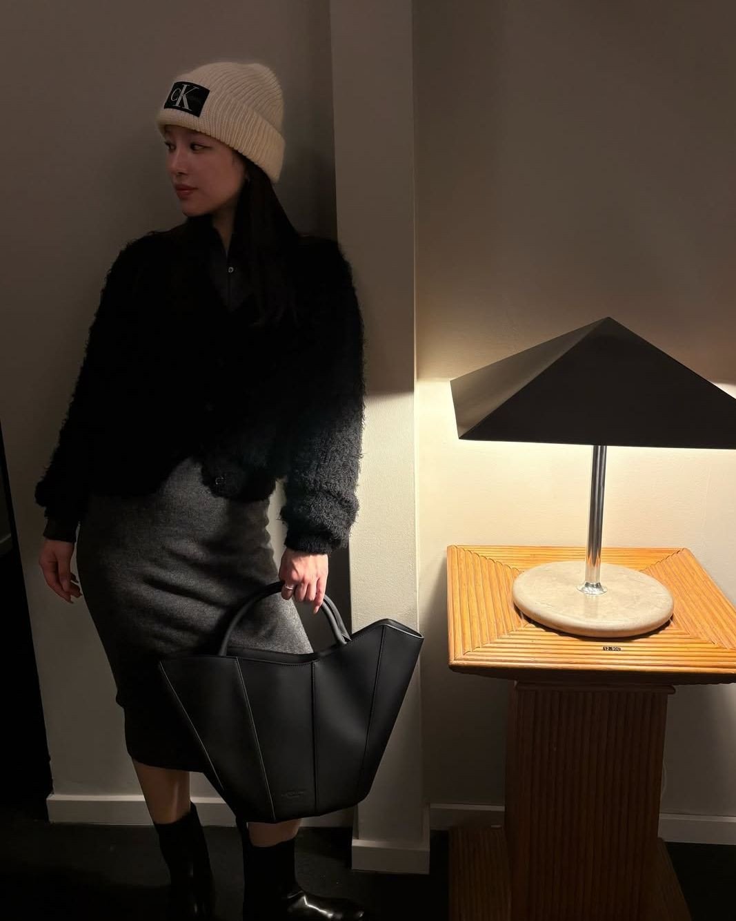 Effortless style for a café rendezvous. Josefine Tote as seen on @angeleenachu. ☕️