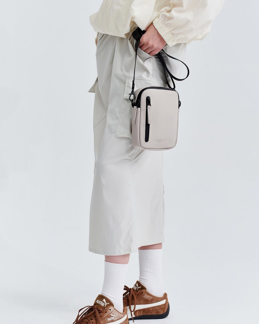 Introducing Däsh Verti Crossbody⁠Slim, practical, and 20,000 mm waterproof.⁠⁠Shop now at gastonluga.com⁠⁠#gastonluga