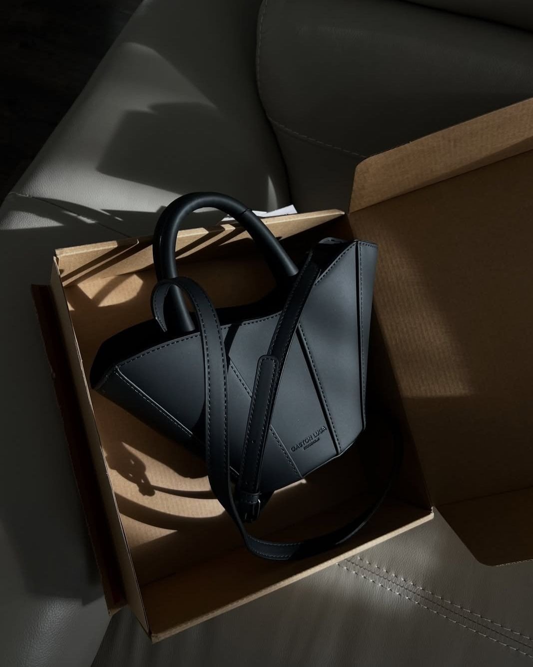 Can’t choose? Take both ????⁠Buy 2, get 20% off now at gastonluga.com.⁠⁠Josefine Mini Tote and Josefine Tote, made to move with you.⁠⁠#gastonluga