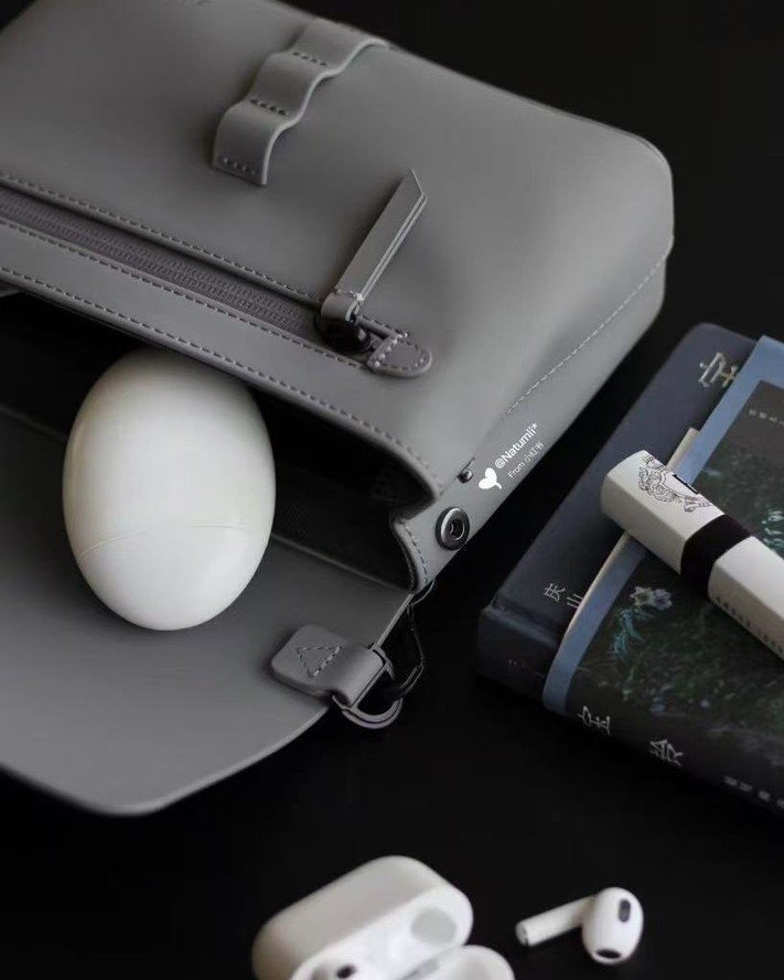 Last day to get 20% off at gastonluga.com⁠ ???? ⁠Explore refined, high-function bags made for everyday use today.⁠⁠#gastonluga⁠⁠Image credit: Spläsh Crossbody (Red Note ID: Kateczs0301)