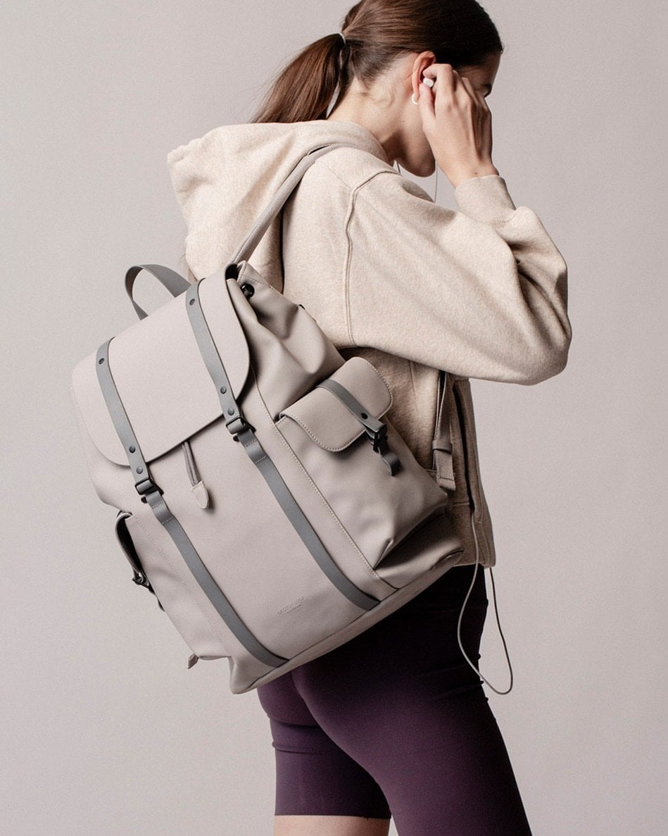 Your gym-to-city essential: the Spläsh Utility Backpack 16” features space for shoes, towels, tech, and more, with a dedicated laptop compartment and luggage strap ready for every commute and weekend escape — available in 7 colours to match every routine.⁠ #gastonluga #anywherewithGL  #trainingbags #waterproofbag