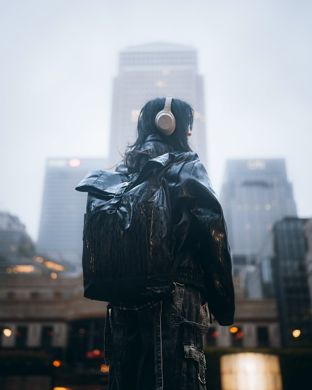 Rain doesnt stand a chance. ☔????The city can pour, the fog can roll in - Spläsh Rolltop Backpack stays bone dry inside. Built for the unpredictable.@shane_kchung #GastonLuga #AnywhereWithGL