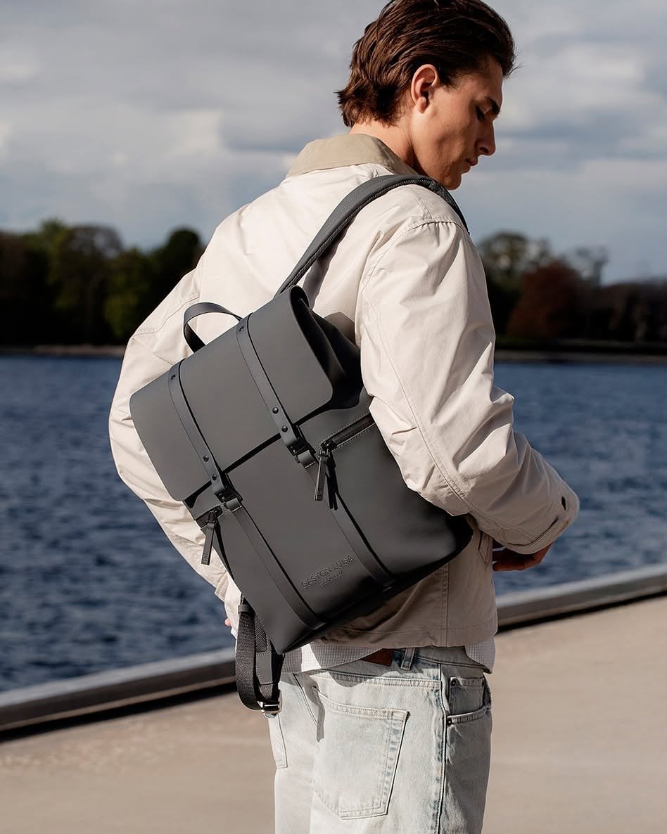 Some colours just feel right. ????Charcoal Grey - a shade that looks good and feels even better. Run your hand across the surface and youll understand.Discover the Autumn/Winter 26 Collection at gastonluga.com.#GastonLuga #AnywhereWithGL