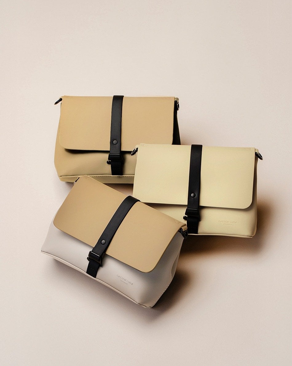 The bag that never feels out of place. Morning errands, afternoon meetings, a nice dinner out — the Spläsh Crossbody just works. Every time, everywhere. Available in many colours and 3 sizes to find the one thats truly yours.The summer sale is up to 50% off — but almost ending. Shop now at gastonluga.com.#GastonLuga #AnywhereWithGL