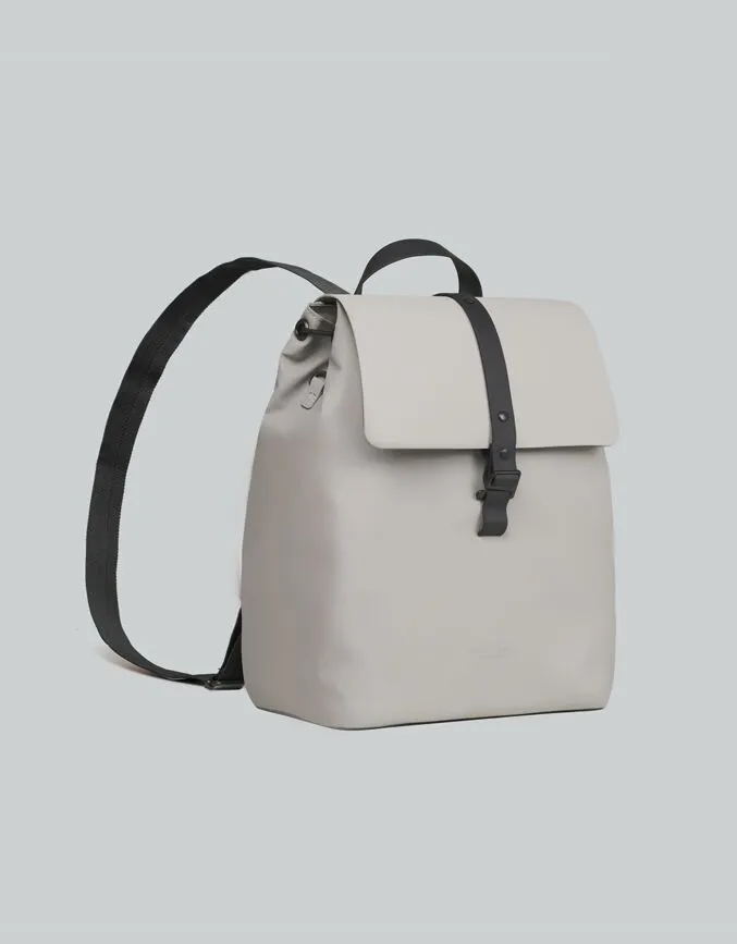 Däsh Bucket Backpack  Taupe