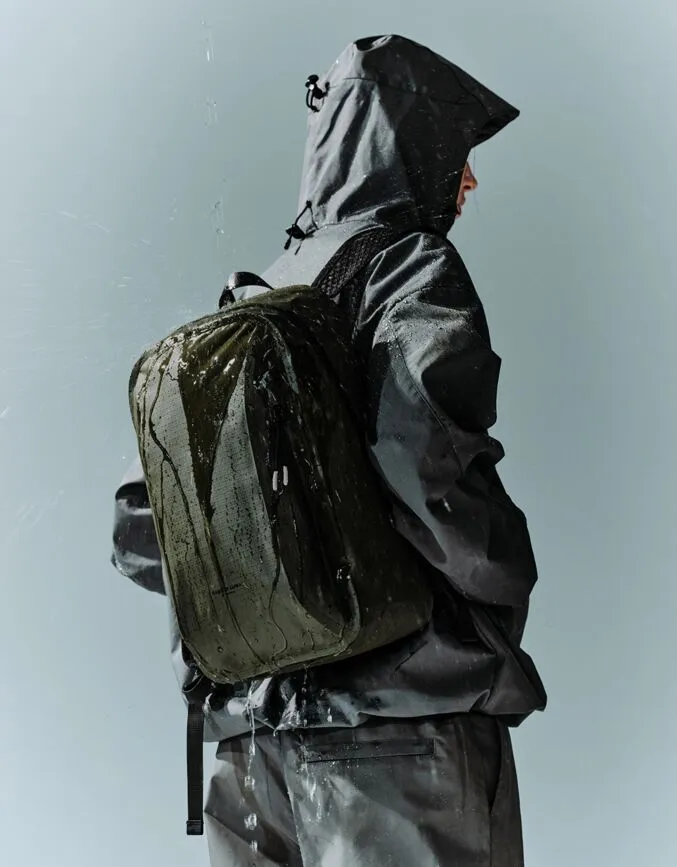 Lightweight DuoSeal Backpack 14 橄欖綠
