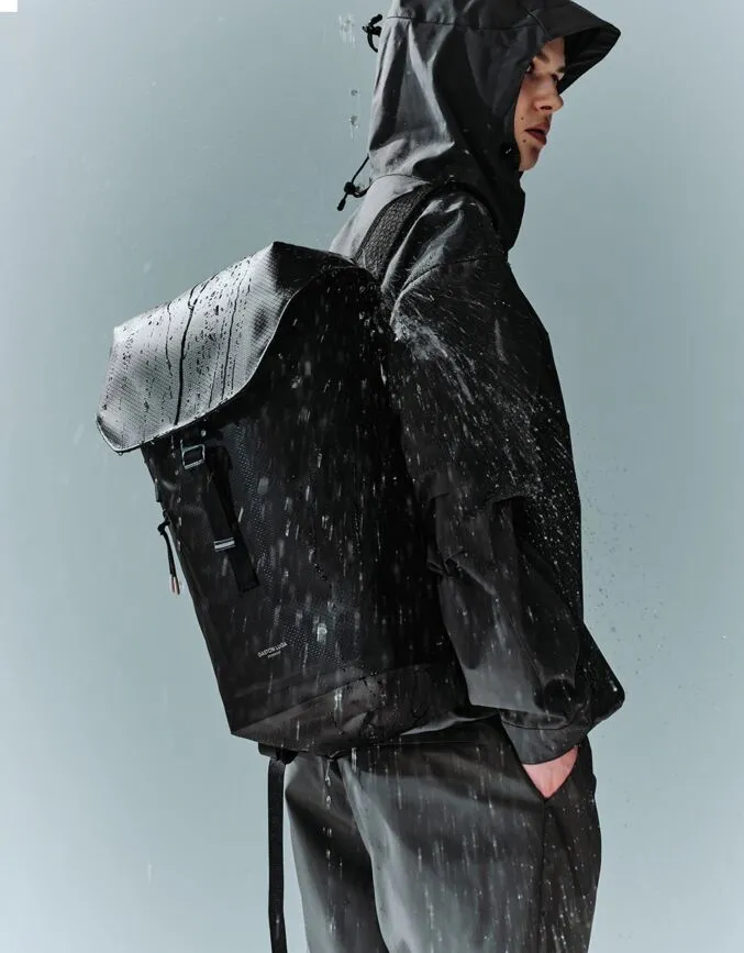 Lightweight DuoSeal Flap Backpack 14 經典黑