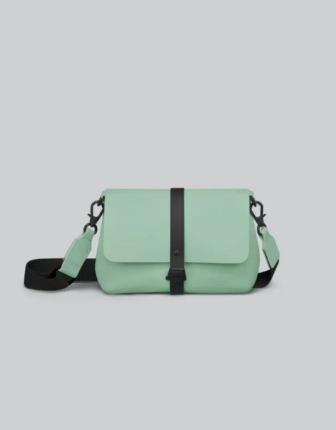 Däsh Daily Backpack 14" – Compact & Waterproof Everyday Bag