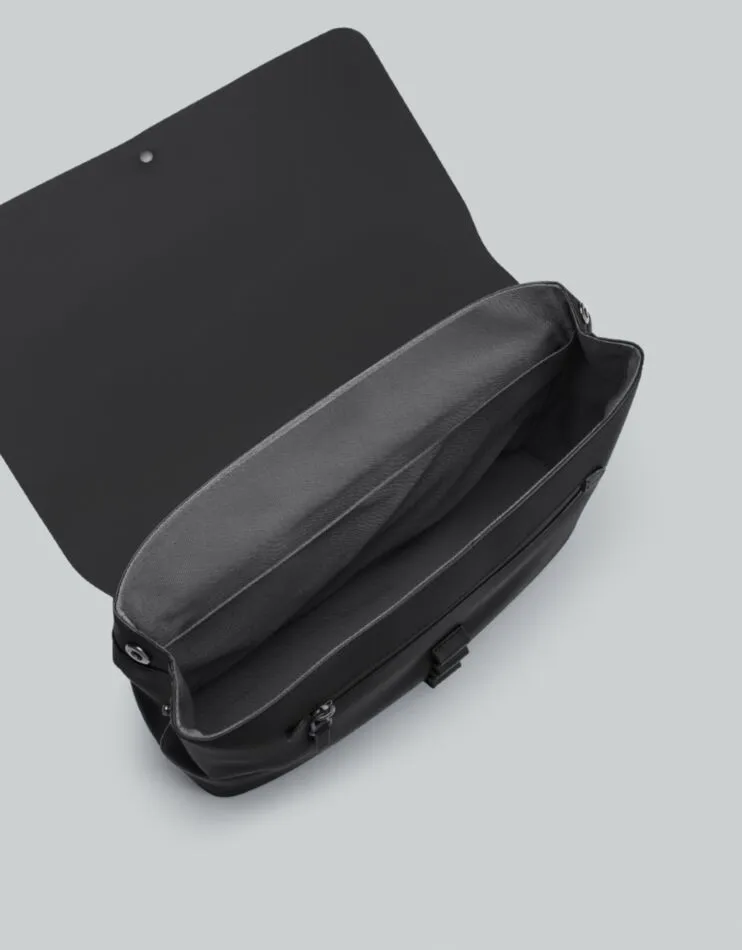 Spläsh crossbody bag - Waterproof, sustainable, chic crossbody bag