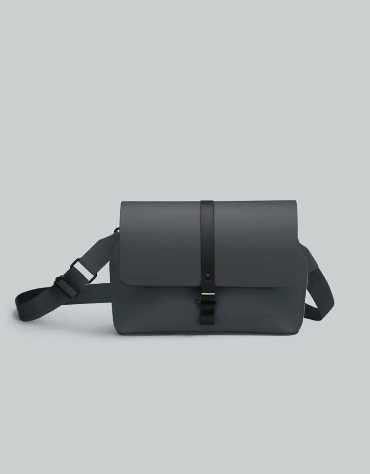 Spläsh Crossbody Medium – Waterproof Everyday Bag