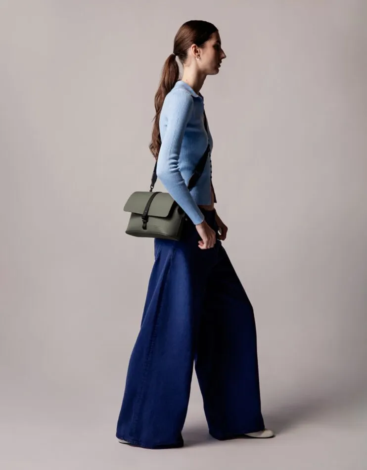 Spläsh Crossbody Medium Olive – Waterproof Everyday Bag