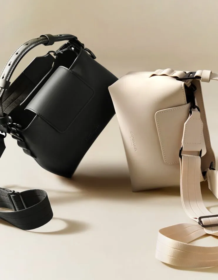 Spläshini - Clean, contemporary, compact crossbody bag.