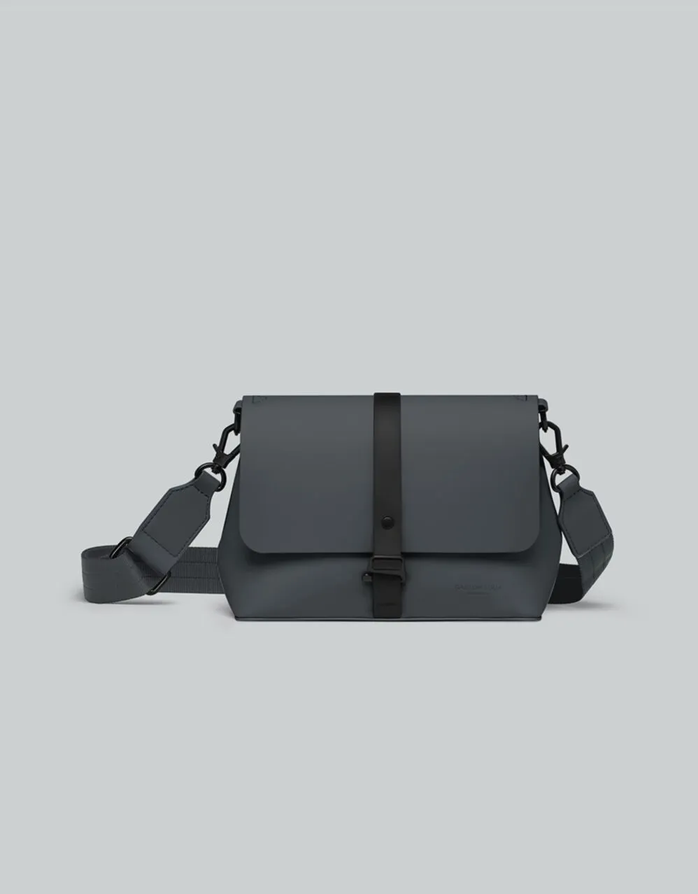 Spläsh crossbody bag - Waterproof, sustainable, chic crossbody bag