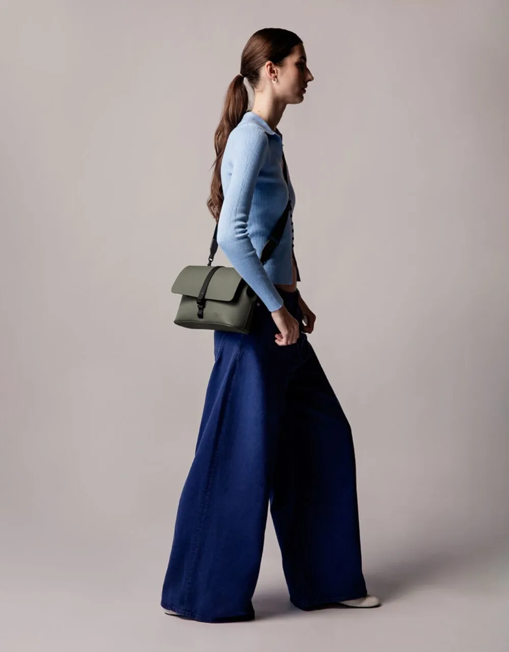 Spläsh Crossbody Medium Olive – Waterproof Everyday Bag