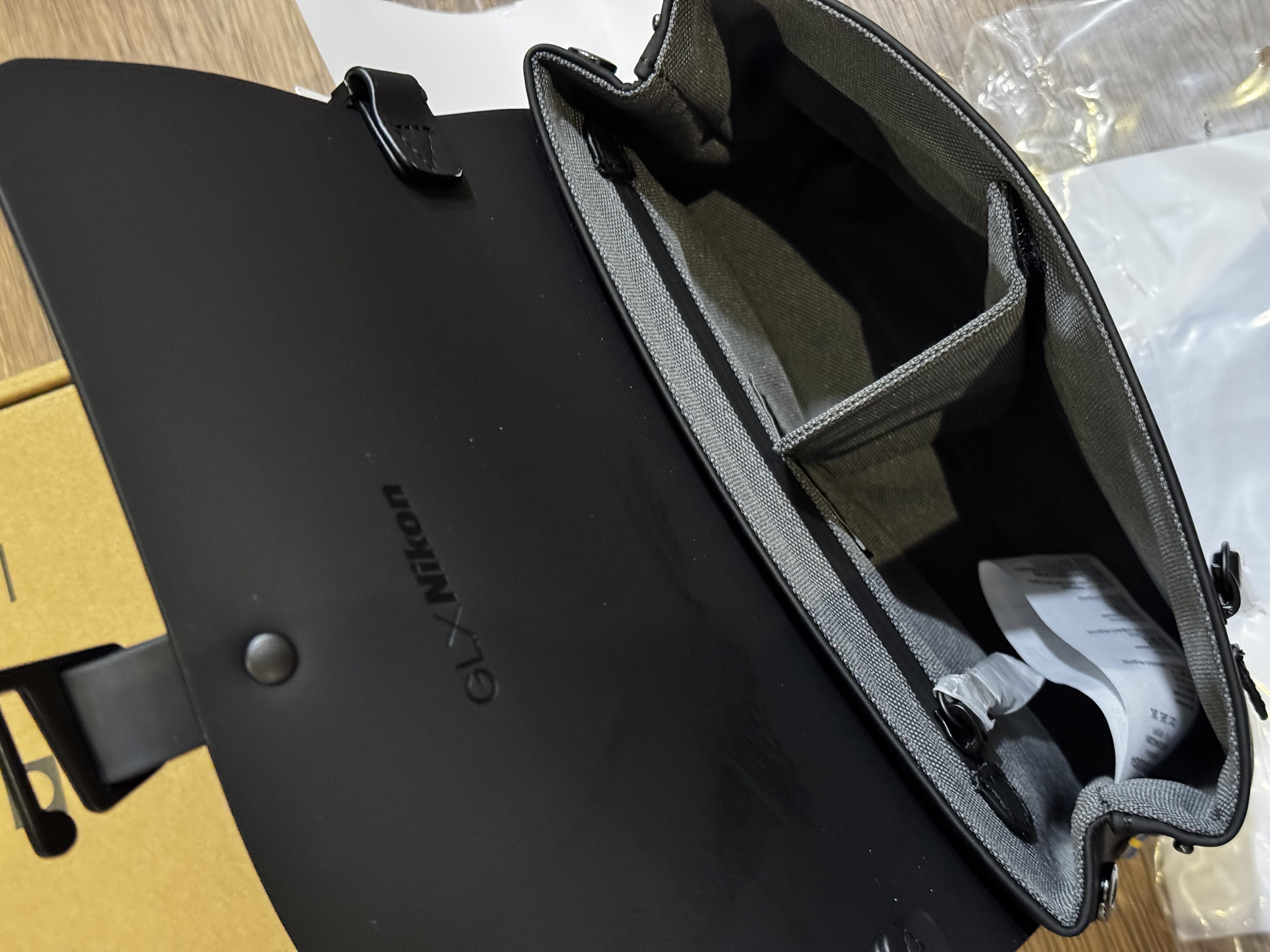 スプラッシュクロスボディバッグ｜防水・軽量ショルダーバッグ