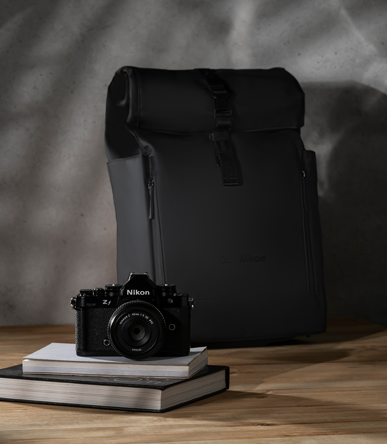 GL X Nikon - Waterproof backpack with detachable camera